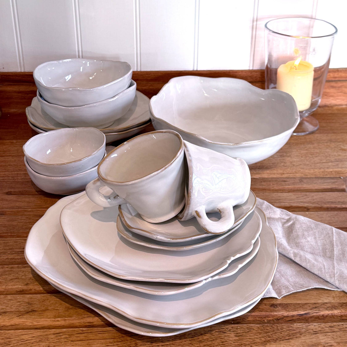 Eden Ceramic Dinner Plate in Oyster White