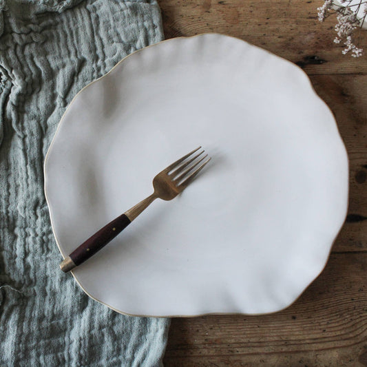Eden Ceramic Dinner Plate in Oyster White