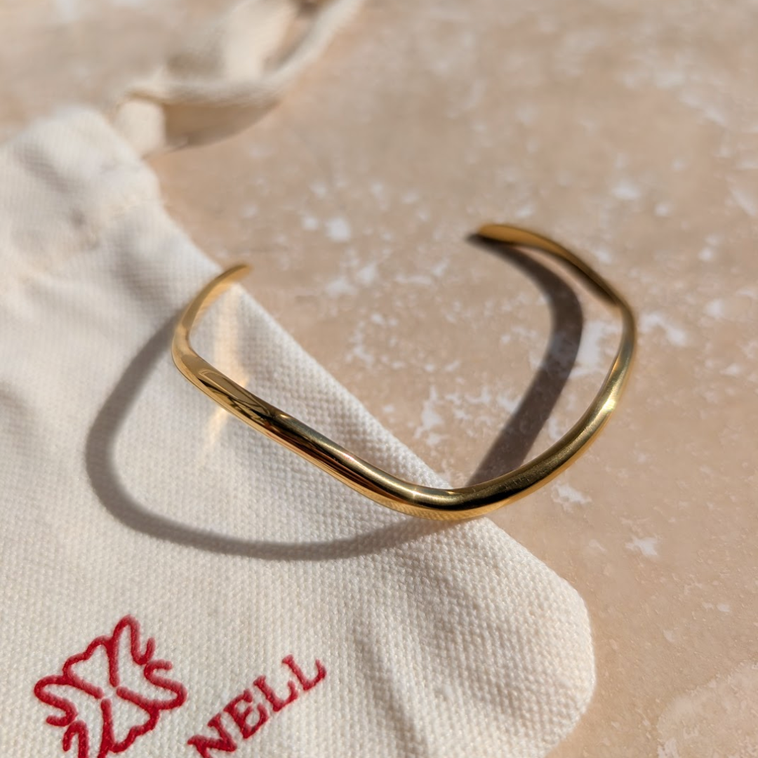Gold Minimal Wave Bangle